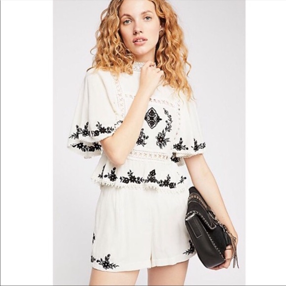 Free People Tops - LAST CHANCE 🎉 Free People • Embroidered set